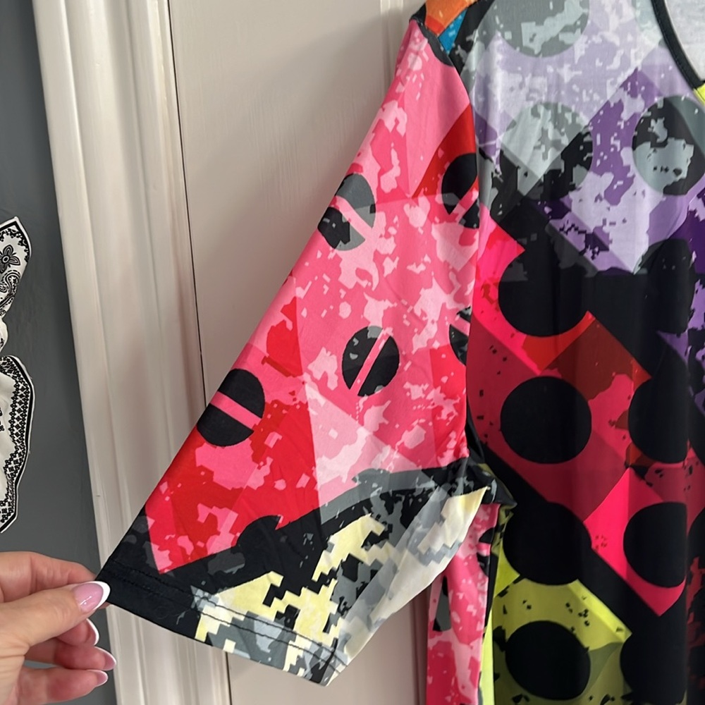 Colorful Abstract Women's Top - Picture 4 of 4